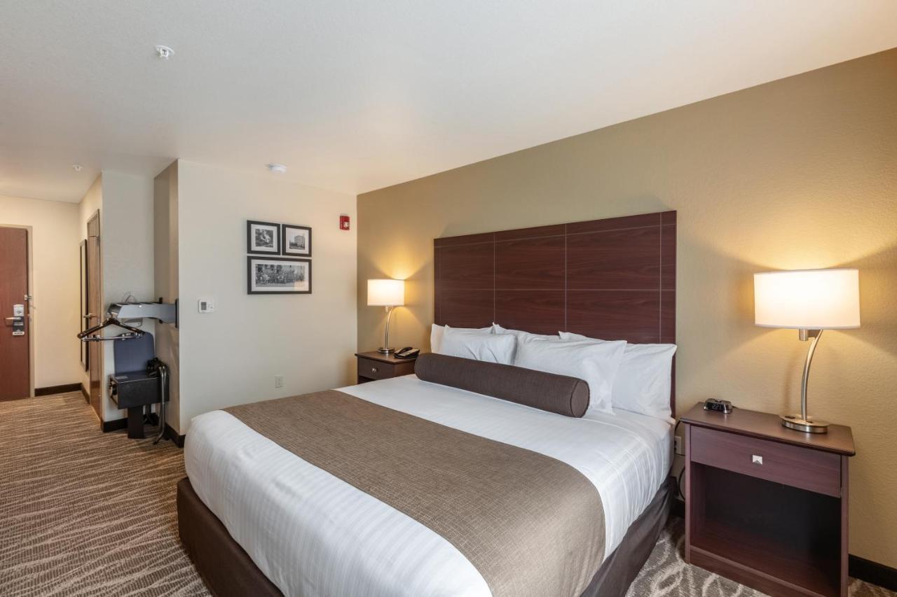 Cobblestone Hotel & Suites Appleton International Airport Neenah Экстерьер фото