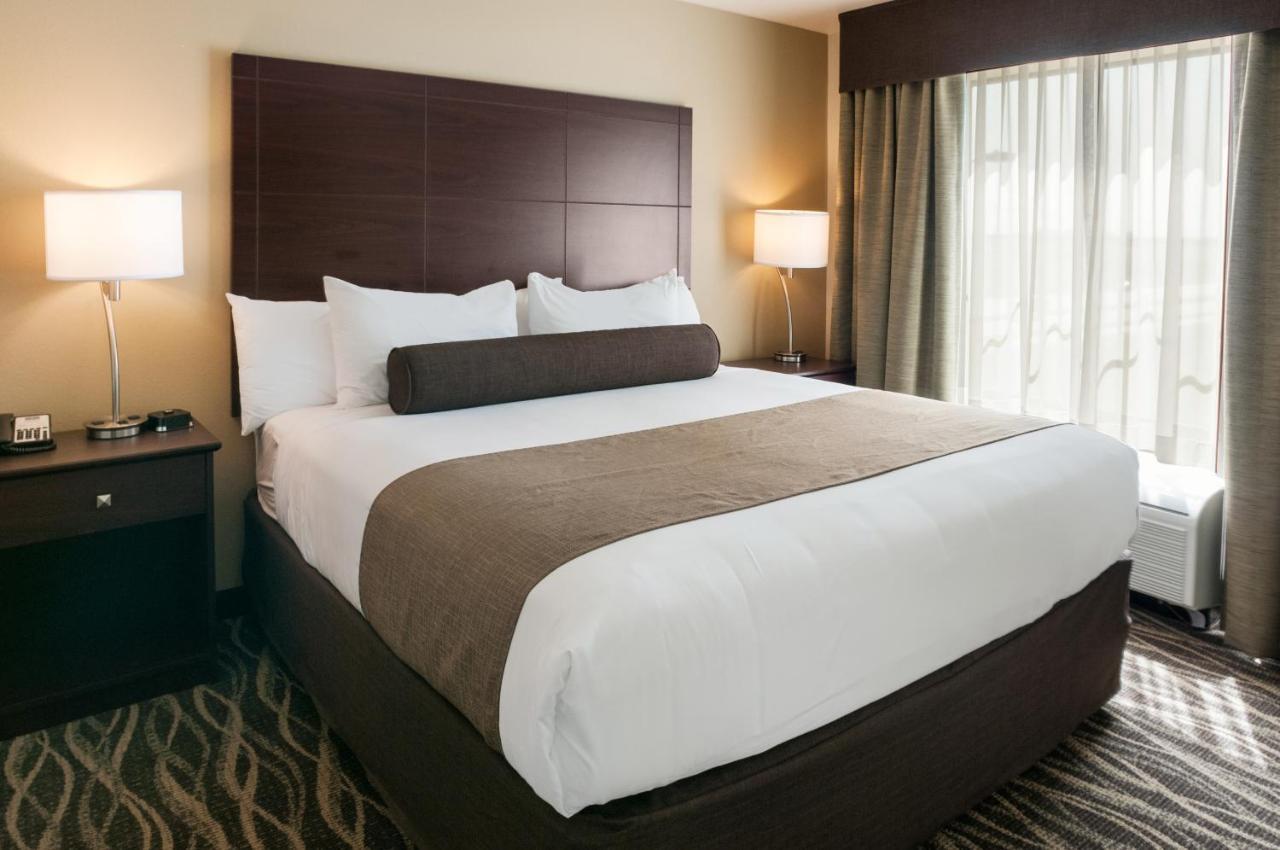 Cobblestone Hotel & Suites Appleton International Airport Neenah Экстерьер фото