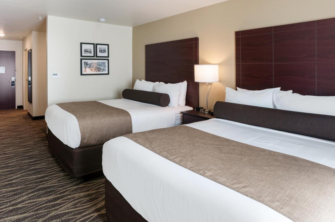 Cobblestone Hotel & Suites Appleton International Airport Neenah Экстерьер фото